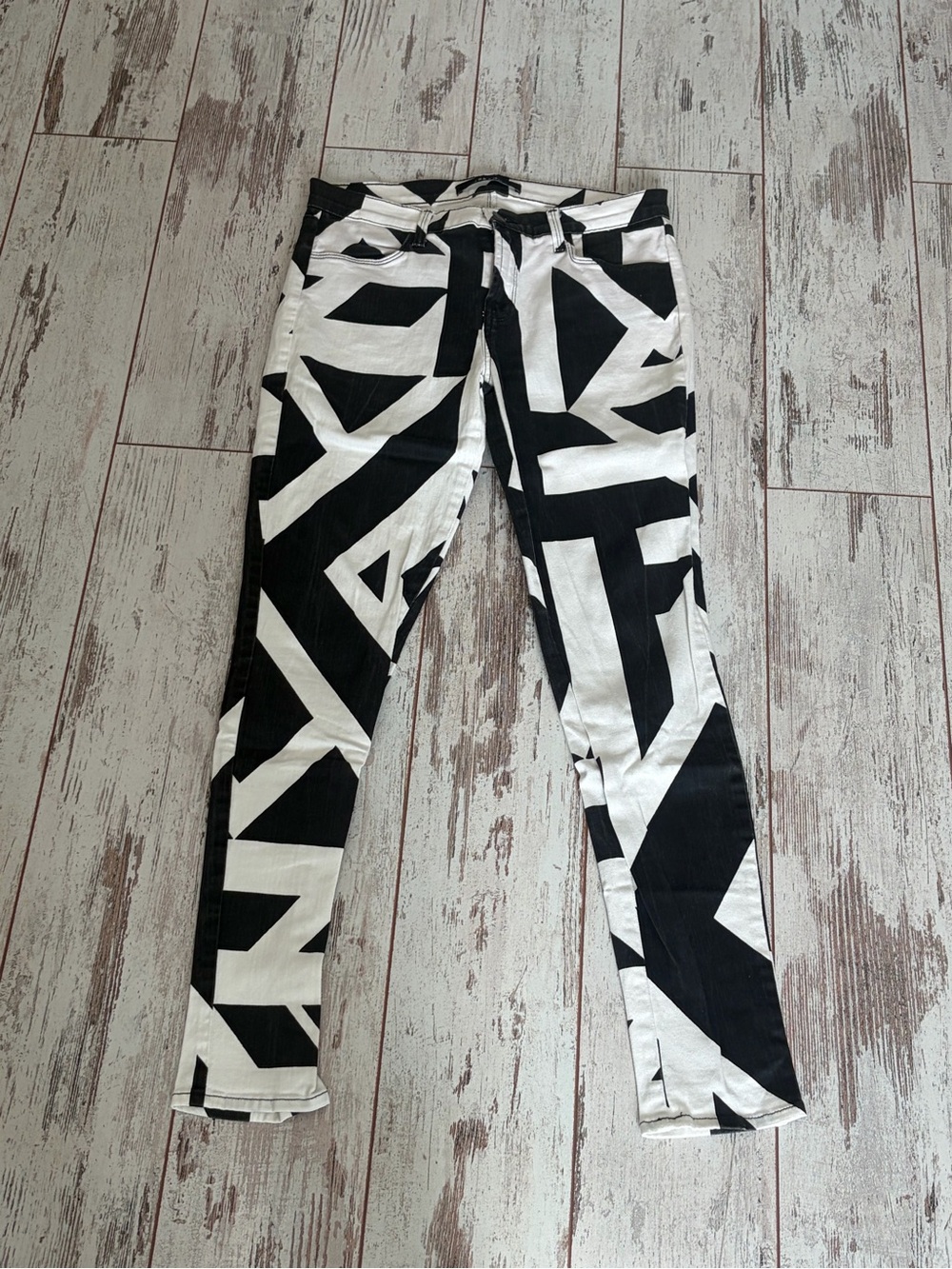 Vintage J Brand Women’s Black & White Geometric Super Skinny Jeans - size 29
